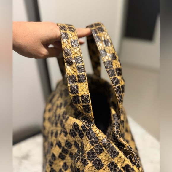 Stunning Miu Miu Python crossbody/shoulder bag - Picture 11 of 16